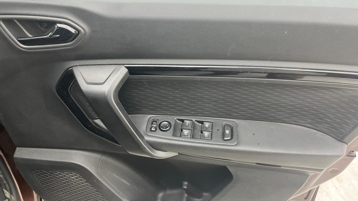 2022 Renault Kiger RXZ TURBO CVT, Petrol, Automatic, 57,757 km, Driver Side Door Panels Control
