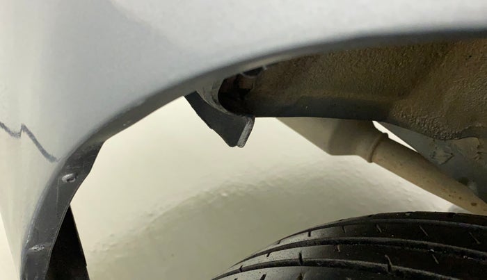 2015 Toyota Etios G, Petrol, Manual, 95,090 km, Right quarter panel - Lining is missing