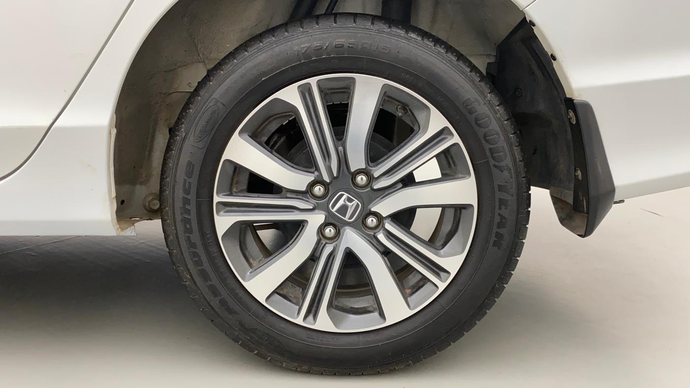 2022 Honda City 1.5L I-VTEC V MT 5TH GEN, Petrol, Manual, 11,140 km, Left Rear Wheel