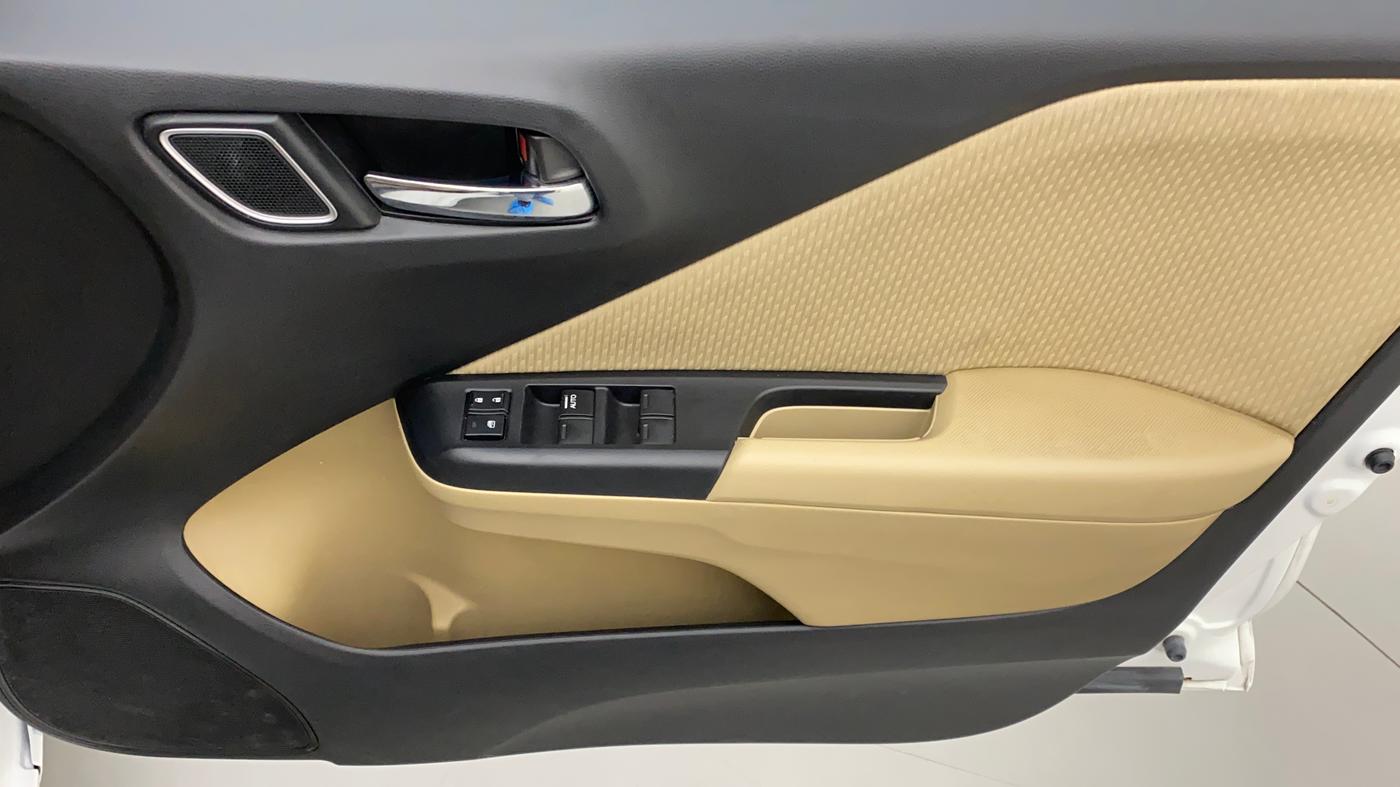 2022 Honda City 1.5L I-VTEC V MT 5TH GEN, Petrol, Manual, 11,140 km, Driver Side Door Panels Control