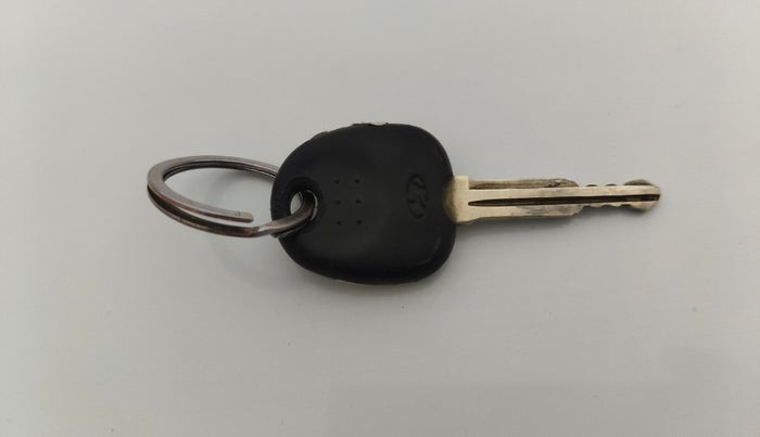 2013 Hyundai i10 MAGNA 1.1, Petrol, Manual, 62,707 km, Key Close Up