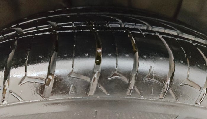 2018 Hyundai Elite i20 ASTA 1.2, Petrol, Manual, 1,23,416 km, Right Front Tyre Tread