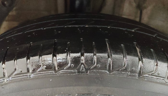 2018 Hyundai Elite i20 ASTA 1.2, Petrol, Manual, 1,23,416 km, Right Rear Tyre Tread