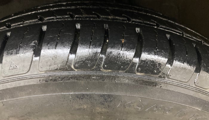 2014 Maruti Ritz VXI, Petrol, Manual, 66,896 km, Left Front Tyre Tread