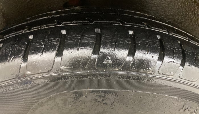 2014 Maruti Ritz VXI, Petrol, Manual, 66,896 km, Right Rear Tyre Tread