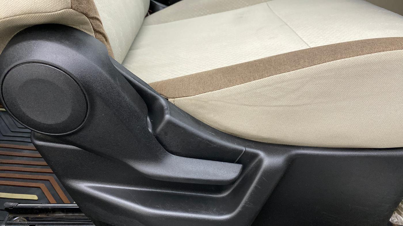 2019 Maruti New Wagon-R VXI 1.2L, Petrol, Manual, 36,113 km, Driver Side Adjustment Panel