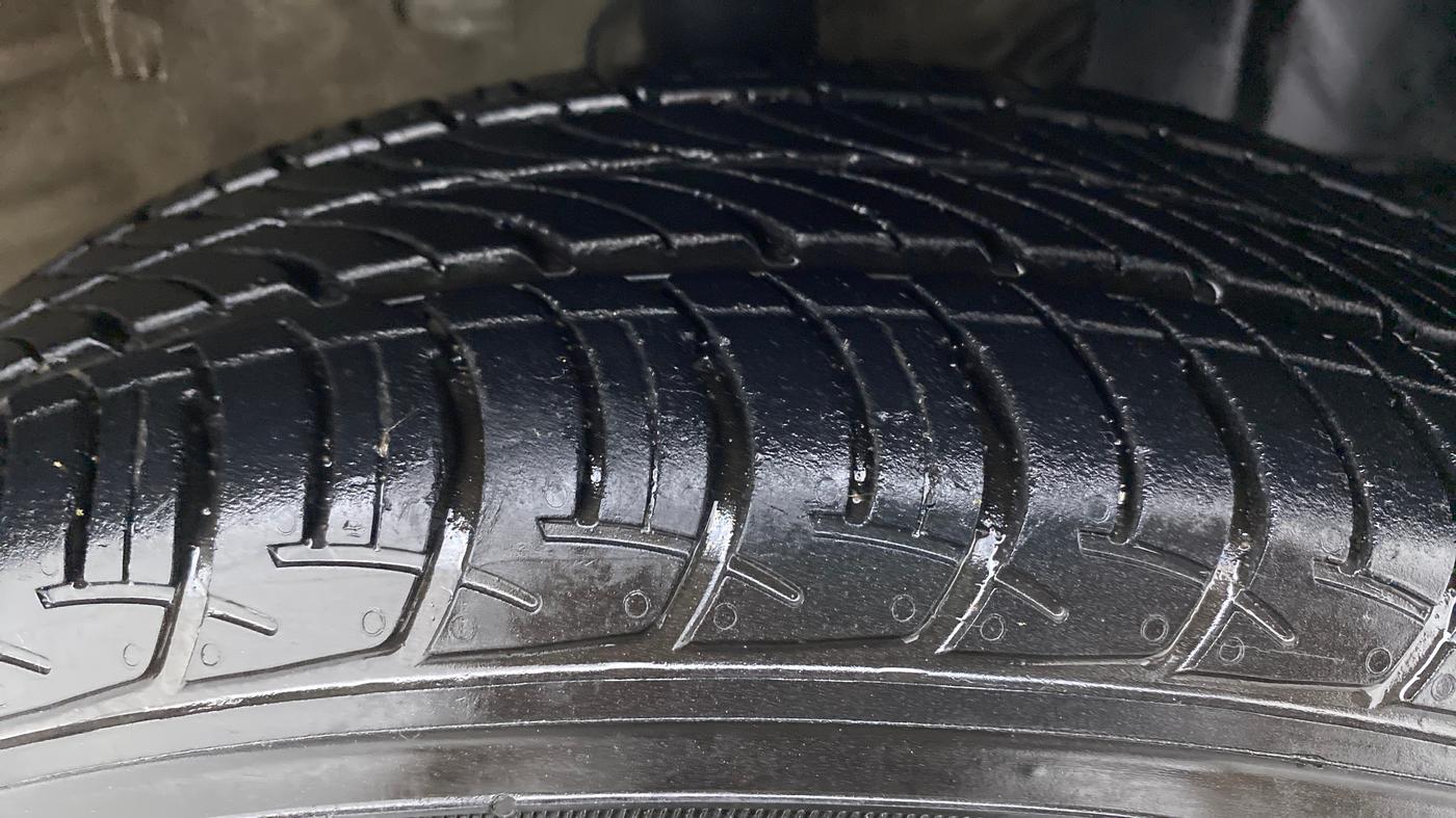 2019 Maruti New Wagon-R VXI 1.2L, Petrol, Manual, 36,113 km, Right Front Tyre Tread