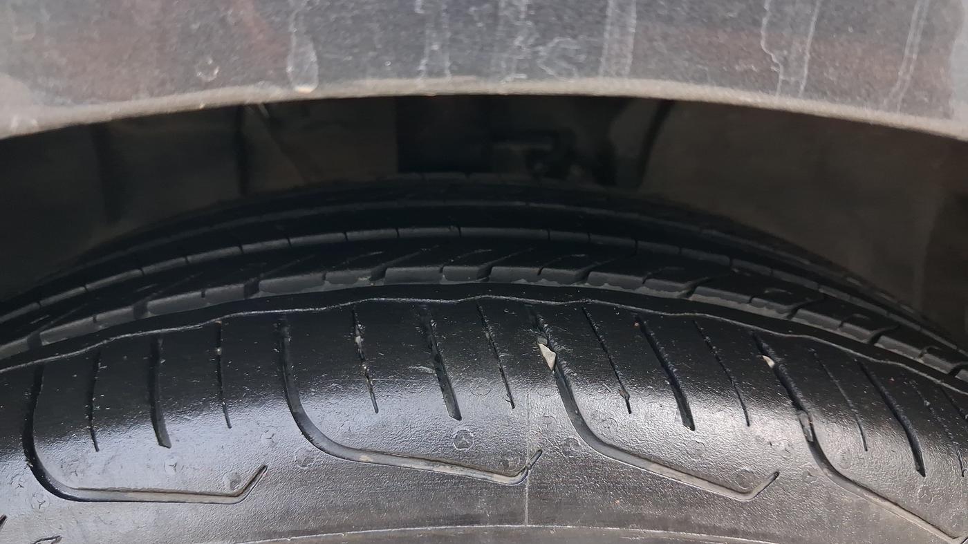 2021 Tata ALTROZ XZ PETROL, CNG, Manual, 63,893 km, Right Front Tyre Tread