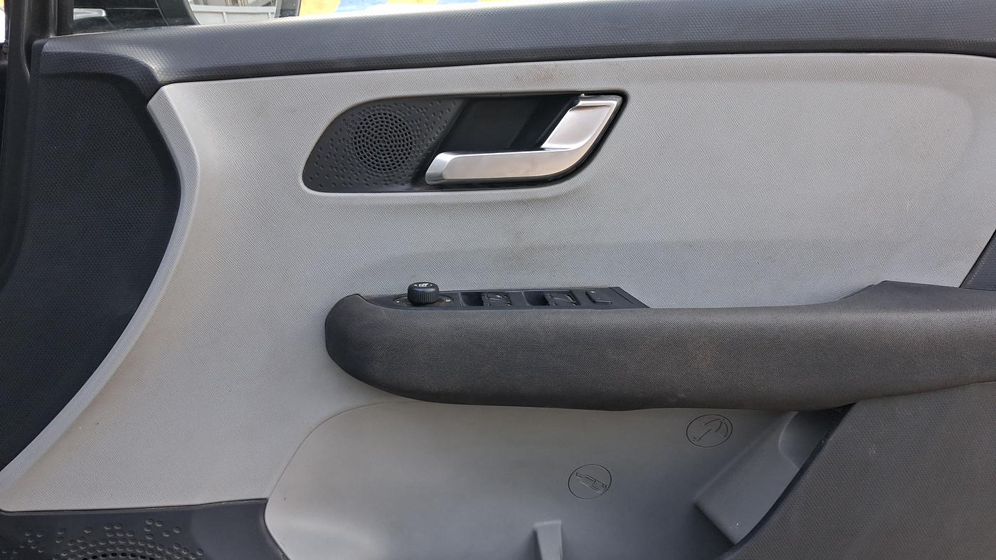 2021 Tata ALTROZ XZ PETROL, CNG, Manual, 63,893 km, Driver Side Door Panels Control