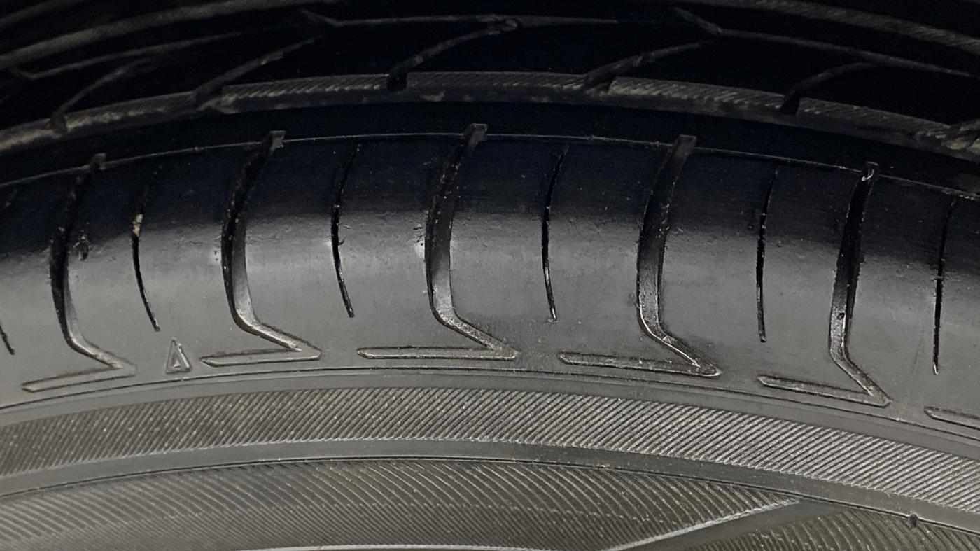 2015 Ford Ecosport TITANIUM 1.5L PETROL AT, Petrol, Automatic, 1,01,155 km, Right Rear Tyre Tread