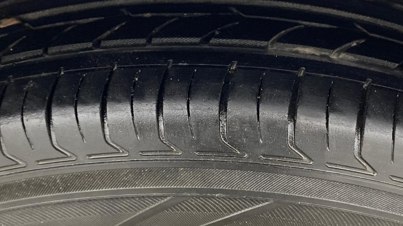 2015 Ford Ecosport TITANIUM 1.5L PETROL AT, Petrol, Automatic, 1,01,155 km, Left Rear Tyre Tread