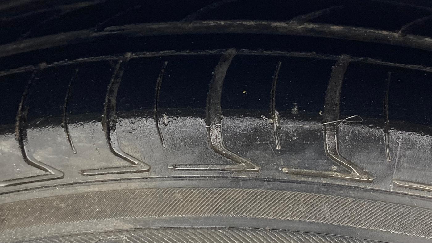 2015 Ford Ecosport TITANIUM 1.5L PETROL AT, Petrol, Automatic, 1,01,155 km, Left Front Tyre Tread