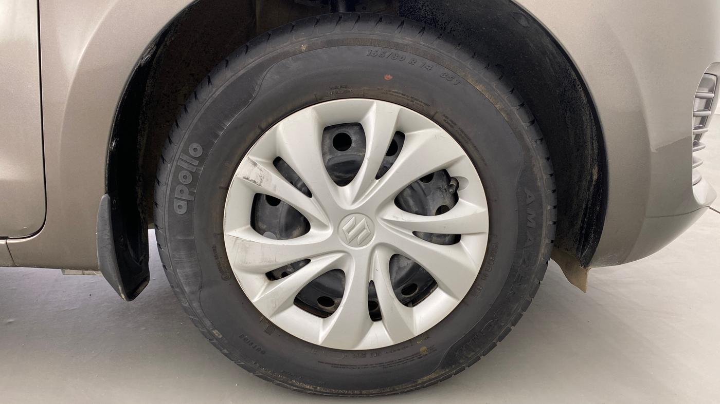 2018 Maruti Swift VXI D, Petrol, Manual, 28,016 km, Right Front Wheel