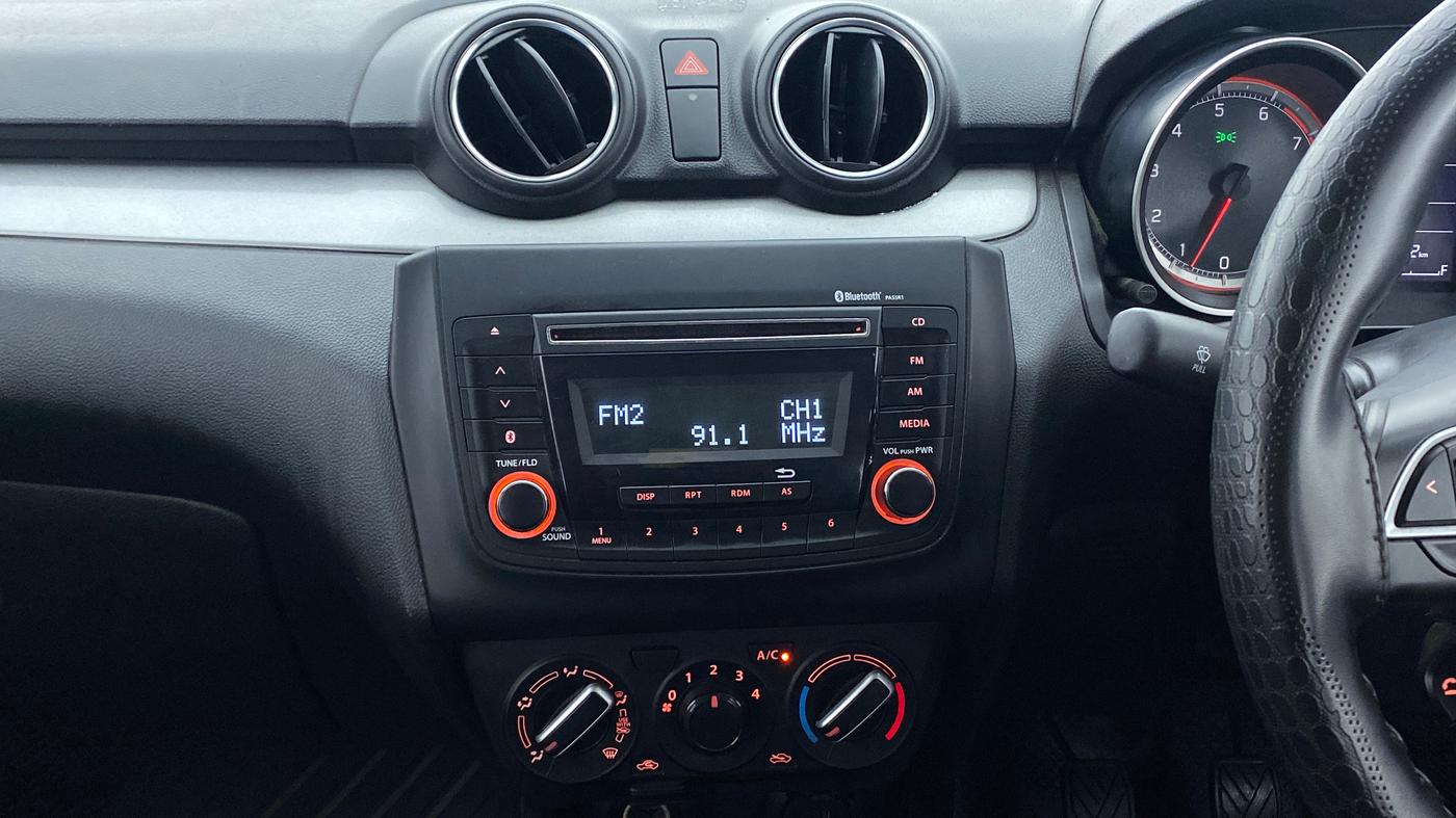 2018 Maruti Swift VXI D, Petrol, Manual, 28,016 km, Air Conditioner