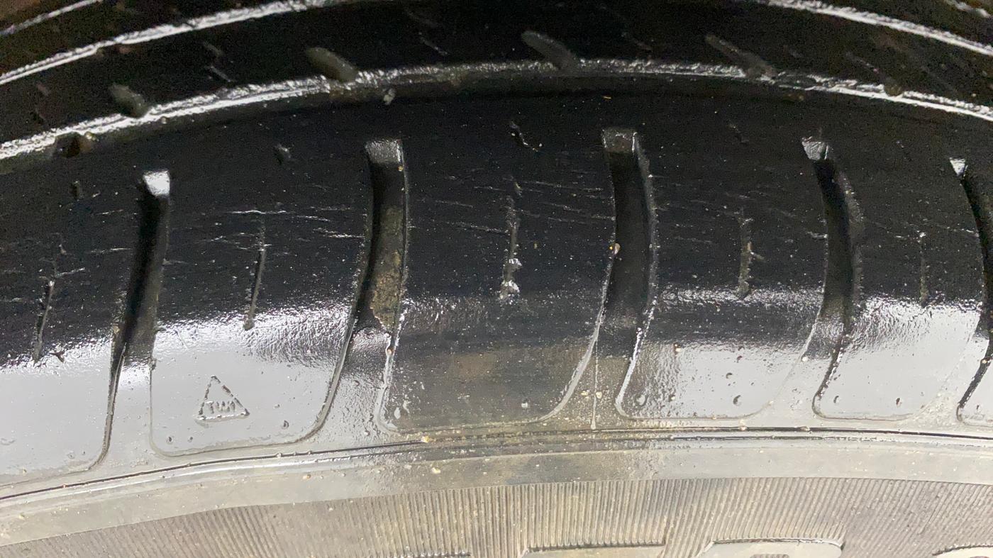 2018 Maruti Dzire LXI, Petrol, Manual, 23,276 km, Right Front Tyre Tread