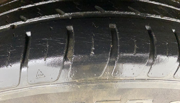 2018 Maruti Dzire LXI, Petrol, Manual, 23,216 km, Right Front Tyre Tread