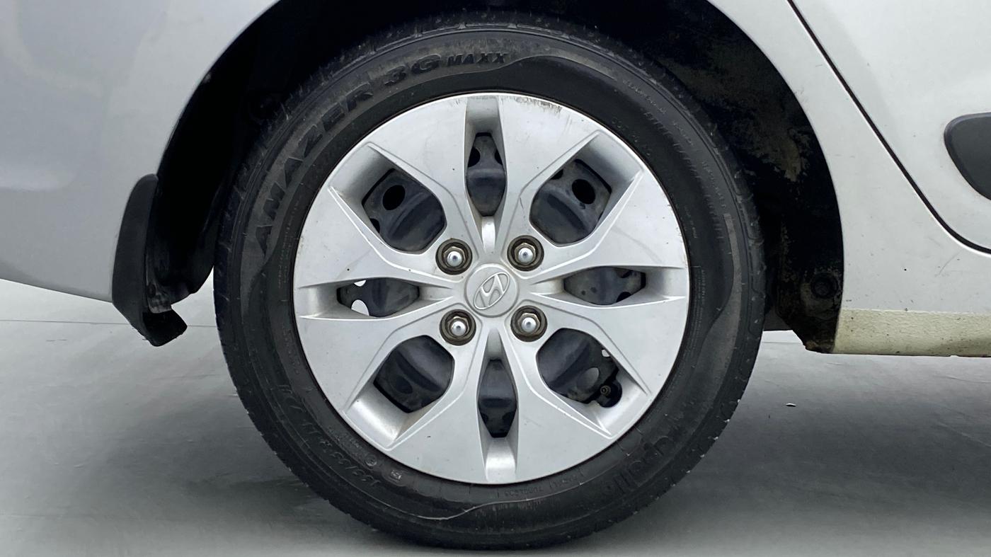 2014 Hyundai Xcent S 1.2, Petrol, Manual, 31,300 km, Right Rear Wheel