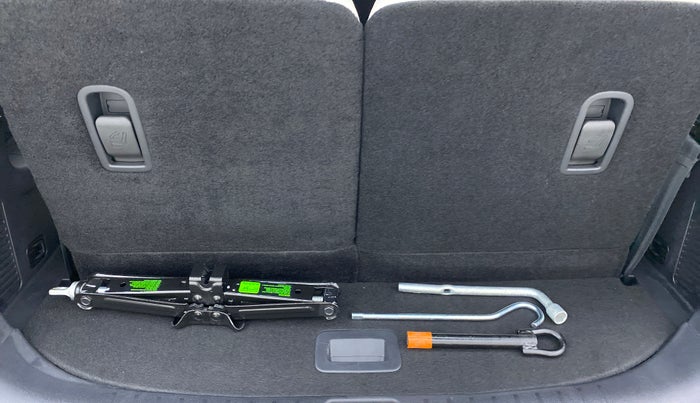 2021 Mahindra XUV700 AX 7 P MT 7 STR, Petrol, Manual, 5,956 km, Boot Inside