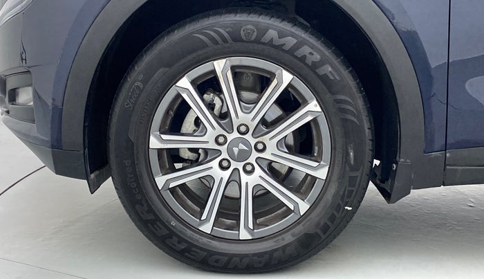 2021 Mahindra XUV700 AX 7 P MT 7 STR, Petrol, Manual, 5,956 km, Left Front Wheel