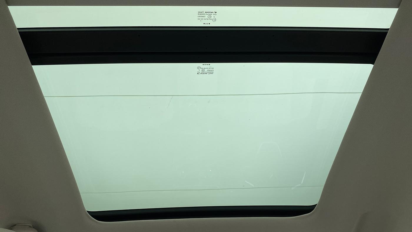 2021 Mahindra XUV700 AX 7 P MT 7 STR, Petrol, Manual, 5,956 km, Moonroof/ Sunroof