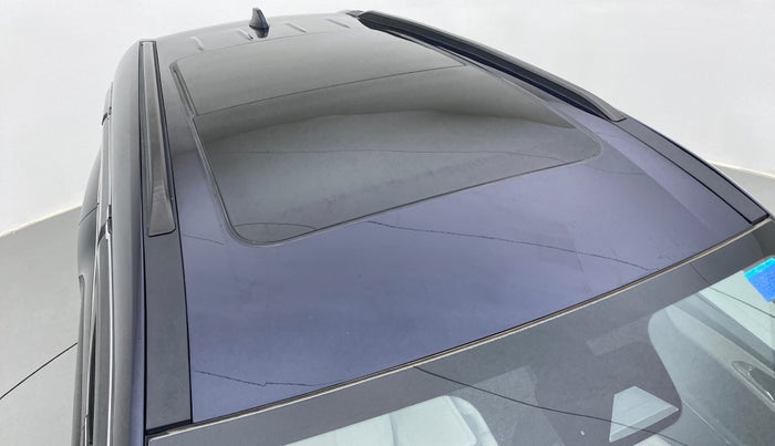 2021 Mahindra XUV700 AX 7 P MT 7 STR, Petrol, Manual, 5,956 km, Roof