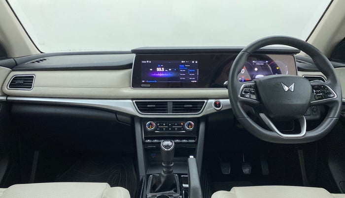 2021 Mahindra XUV700 AX 7 P MT 7 STR, Petrol, Manual, 5,956 km, Dashboard