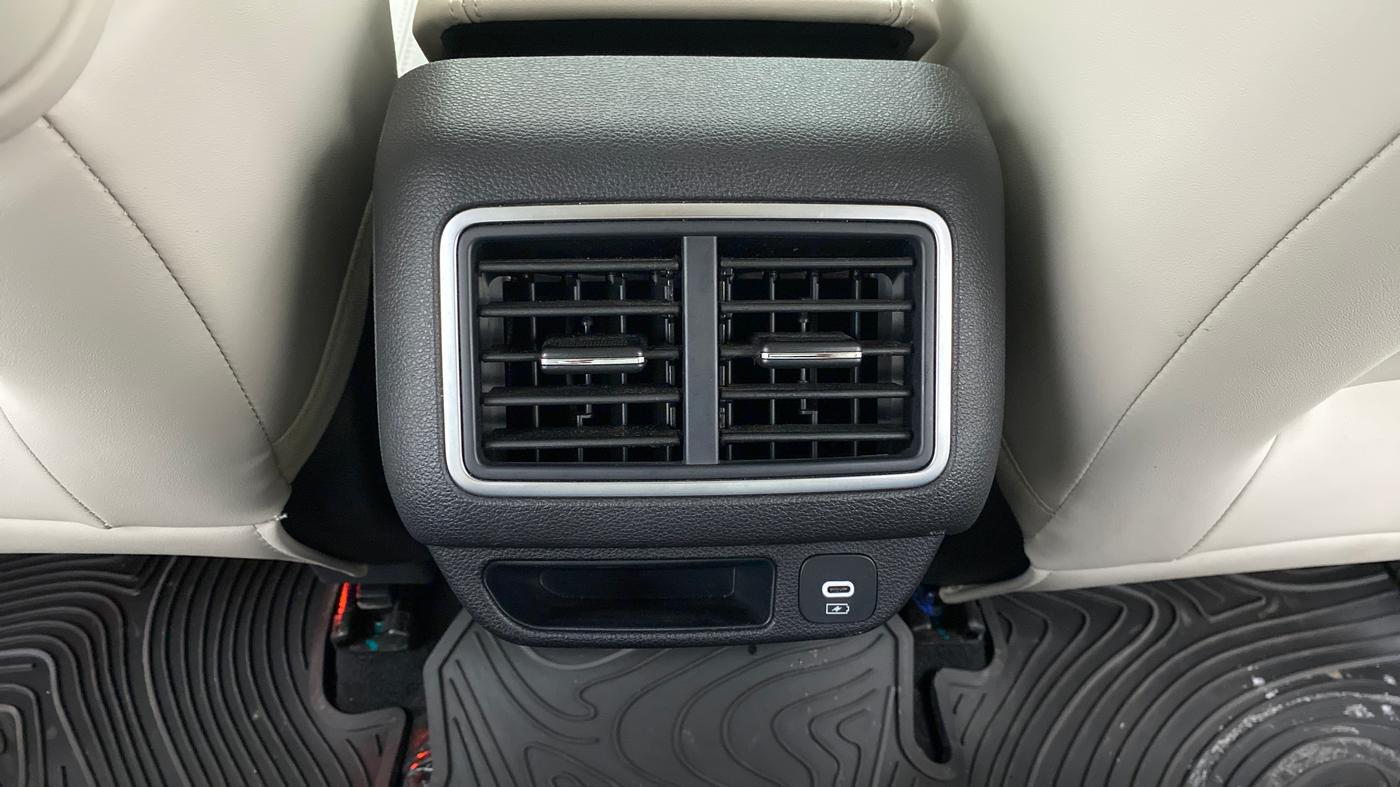 2021 Mahindra XUV700 AX 7 P MT 7 STR, Petrol, Manual, 5,956 km, Rear AC Vents