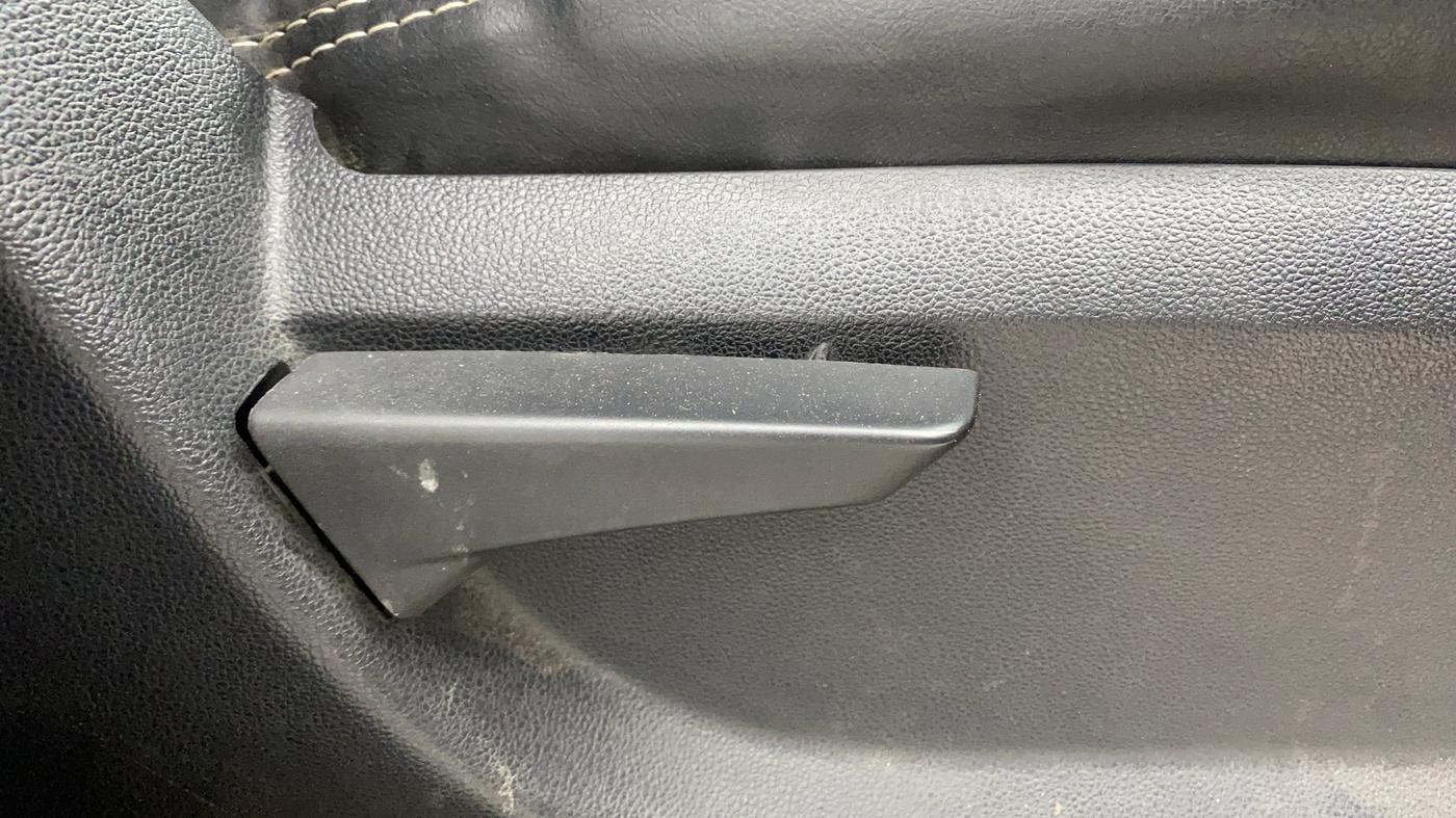 2019 Mahindra KUV 100 NXT K2+ P 6 STR, Petrol, Manual, 23,399 km, Driver Side Adjustment Panel
