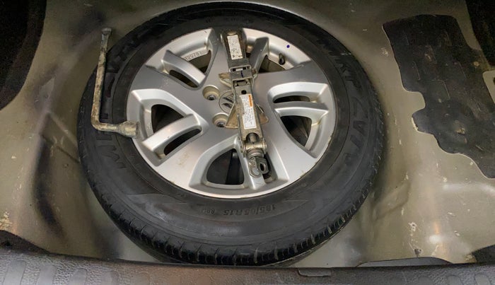 2014 Maruti Swift Dzire ZXI, Petrol, Manual, 93,824 km, Dicky (Boot door) - Tool missing