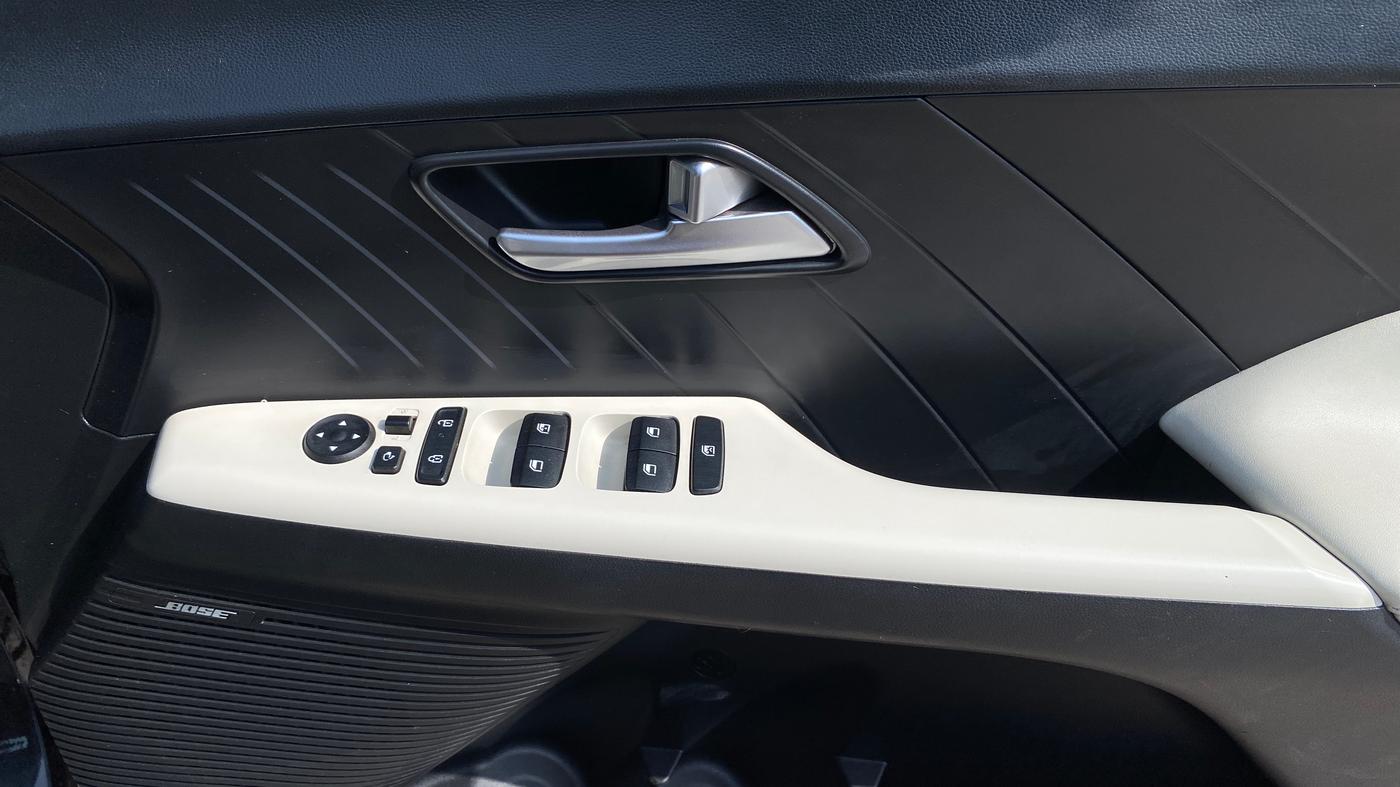 2023 Hyundai Verna SX(O) 1.5 MPI IVT , Petrol, Automatic, 64,606 km, Driver Side Door Panels Control