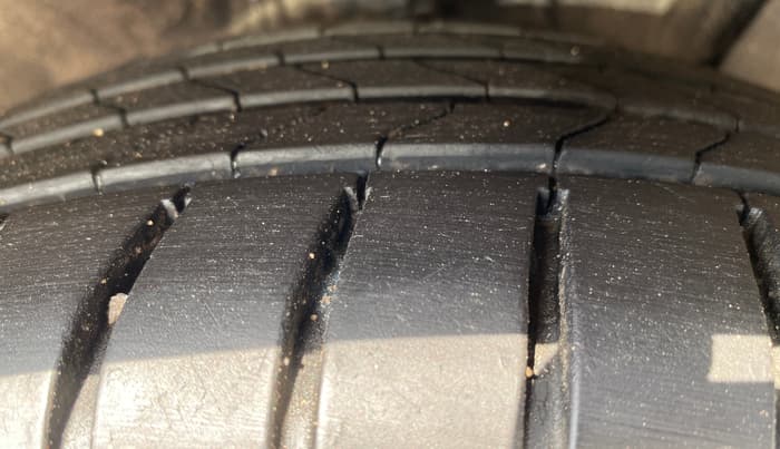 2023 Hyundai Verna SX(O) 1.5 MPI IVT , Petrol, Automatic, 64,606 km, Right Front Tyre Tread
