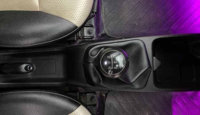 2016 Hyundai Eon ERA PLUS (O), Petrol, Manual, 36,421 km, Gear Lever