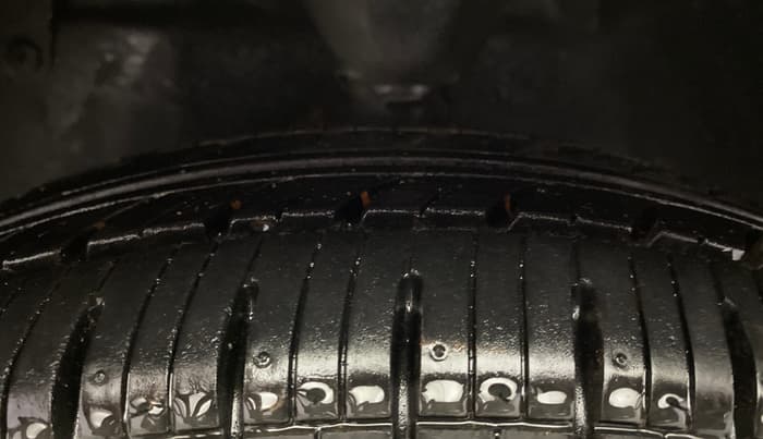 2016 Hyundai Eon ERA PLUS (O), Petrol, Manual, 36,421 km, Left Front Tyre Tread