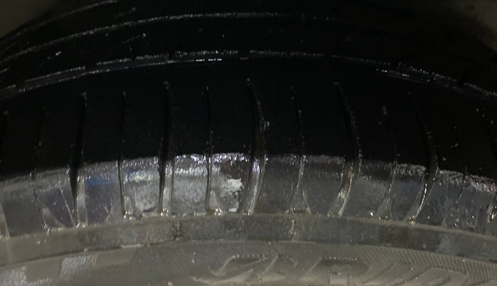 2016 Hyundai Verna 1.4 VTVT, Petrol, Manual, 1,23,771 km, Right Rear Tyre Tread