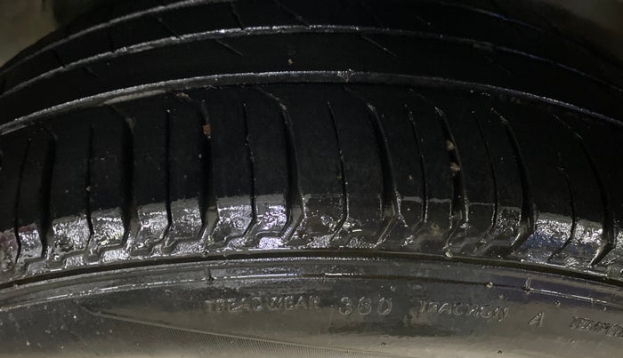 2016 Hyundai Verna 1.4 VTVT, Petrol, Manual, 1,23,771 km, Left Rear Tyre Tread