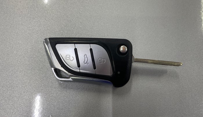 2016 Hyundai Verna 1.4 VTVT, Petrol, Manual, 1,23,771 km, Key Close Up