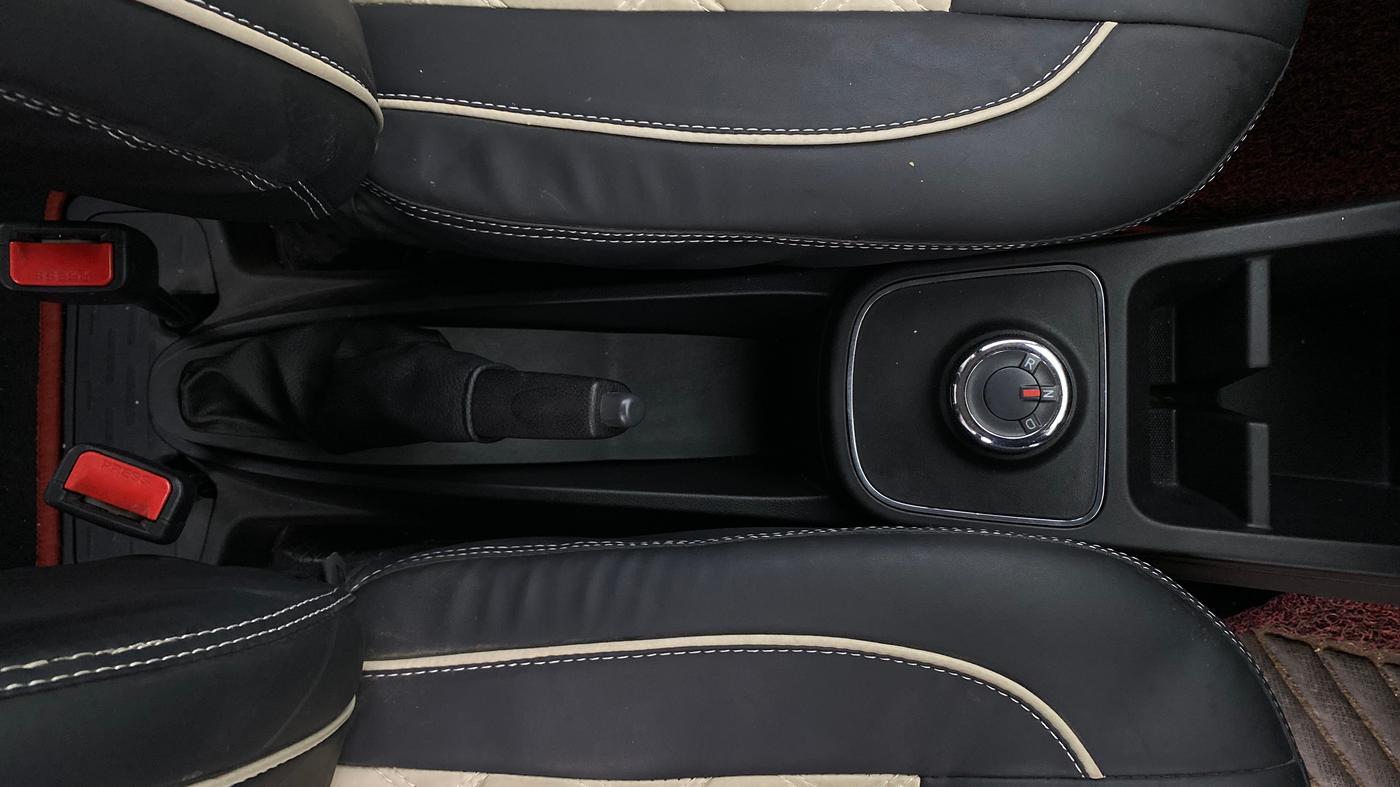 2023 Renault Kwid RXT 1.0 AMT, Petrol, Automatic, 7,014 km, Gear Lever