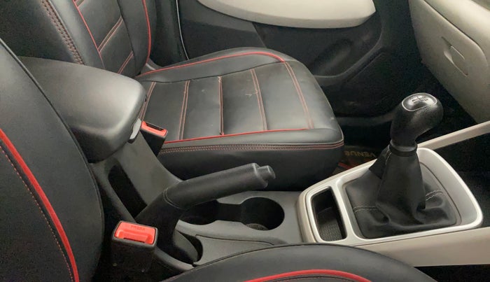 2023 Hyundai VENUE S 1.2, Petrol, Manual, 26,525 km, Gear Lever