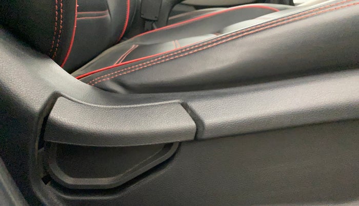 2023 Hyundai VENUE S 1.2, Petrol, Manual, 26,525 km, Driver Side Adjustment Panel