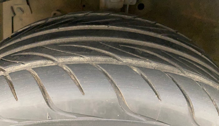 2012 Maruti Swift Dzire VDI, Diesel, Manual, 1,10,904 km, Left Front Tyre Tread