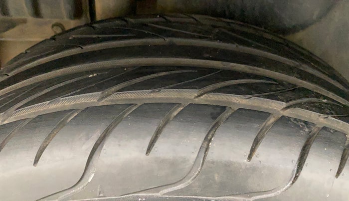 2012 Maruti Swift Dzire VDI, Diesel, Manual, 1,10,904 km, Right Rear Tyre Tread