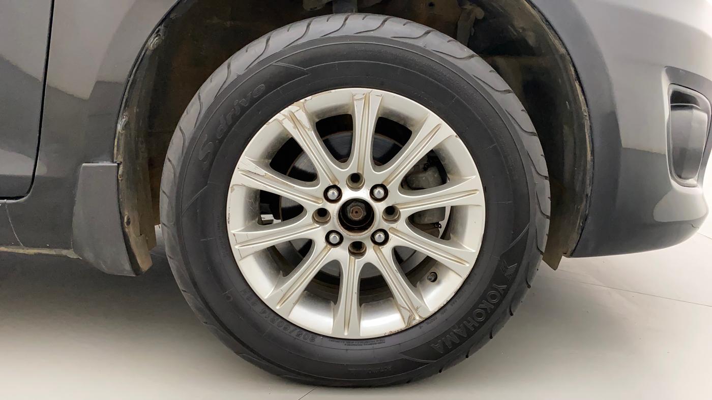 2012 Maruti Swift Dzire VDI, Diesel, Manual, 1,10,904 km, Right Front Wheel