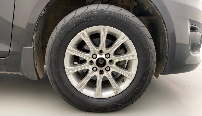 2012 Maruti Swift Dzire VDI, Diesel, Manual, 1,10,904 km, Right Front Wheel