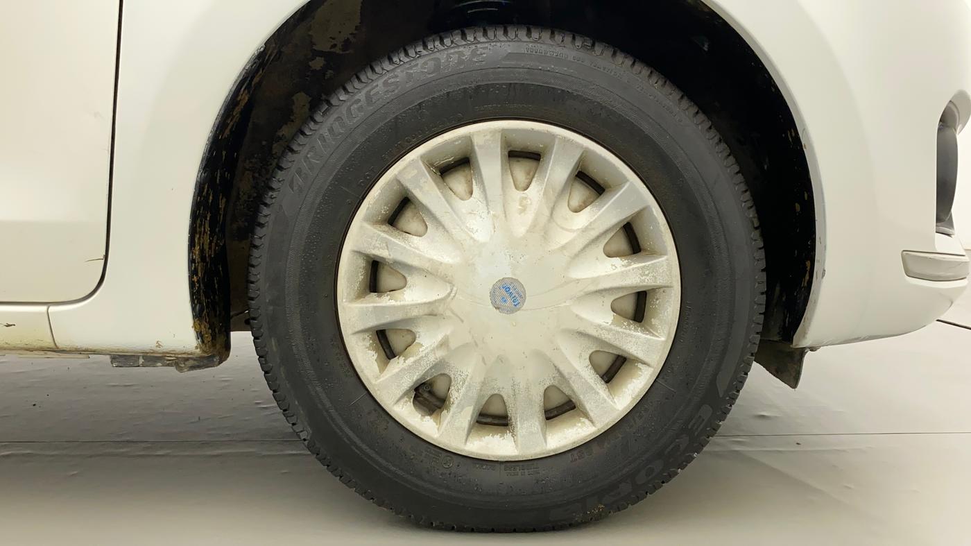 2017 Maruti Dzire LXI, Petrol, Manual, 22,148 km, Right Front Wheel
