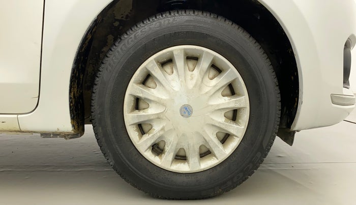 2017 Maruti Dzire LXI, Petrol, Manual, 22,148 km, Right Front Wheel