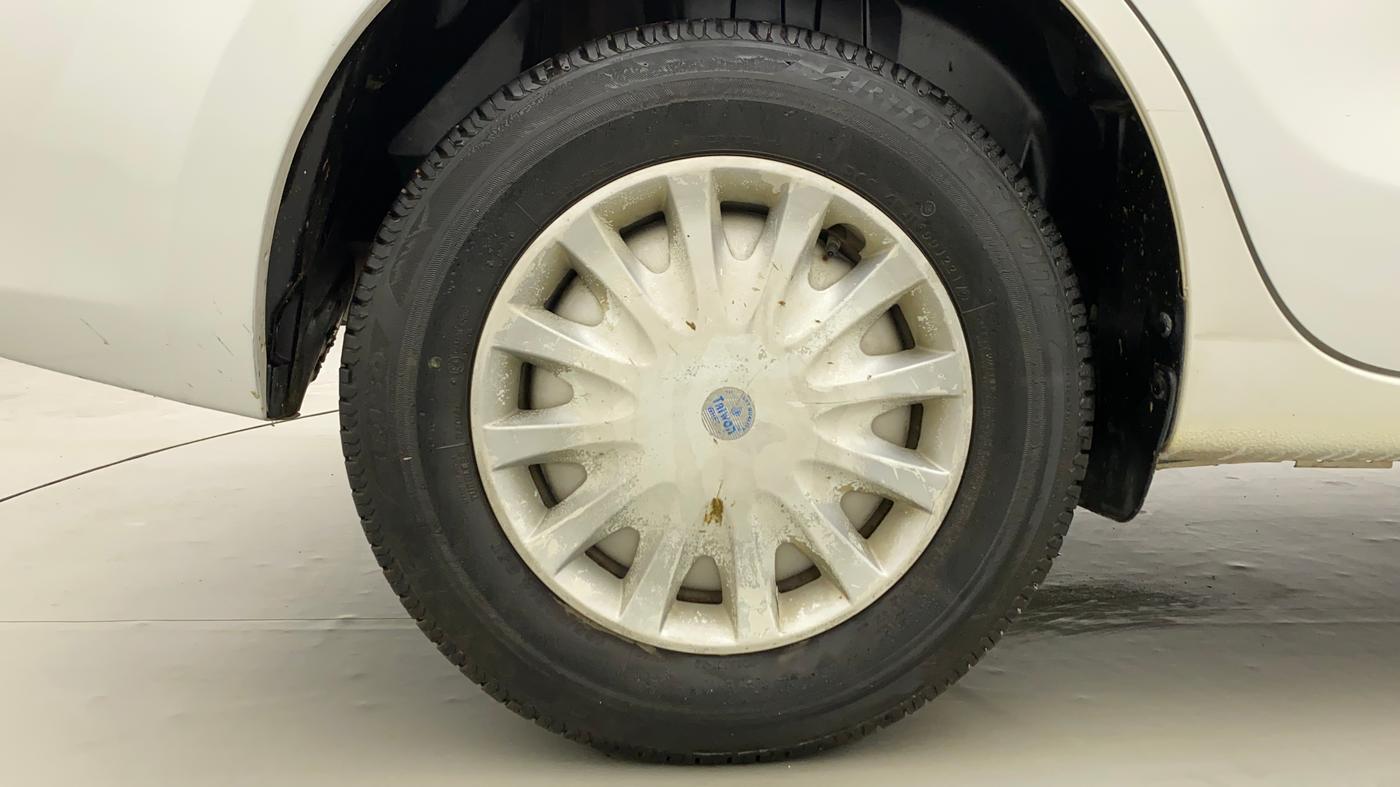 2017 Maruti Dzire LXI, Petrol, Manual, 22,148 km, Right Rear Wheel