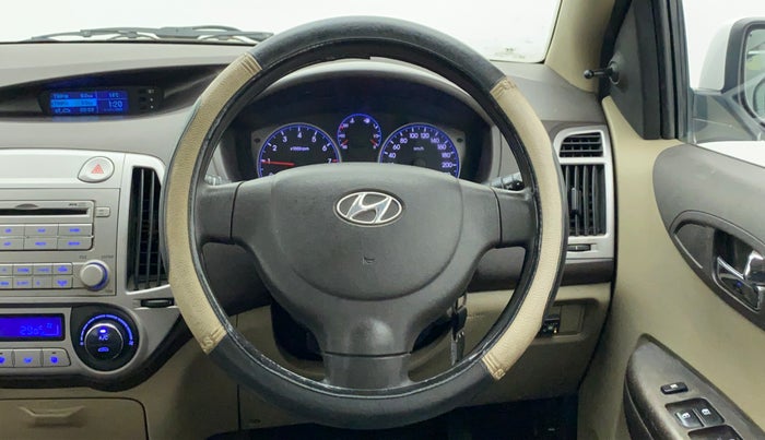 2011 Hyundai i20 MAGNA 1.2 VTVT, CNG, Manual, 59,218 km, Steering Wheel Close Up