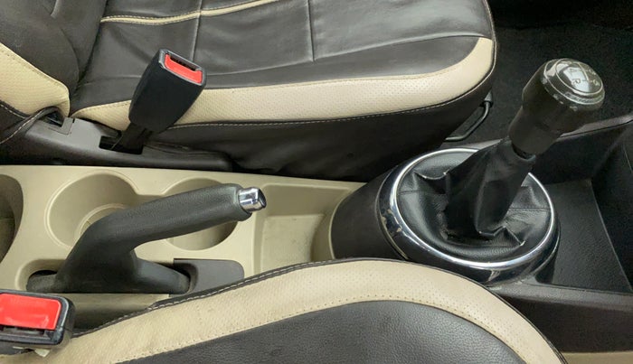 2011 Hyundai i20 MAGNA 1.2 VTVT, CNG, Manual, 59,218 km, Gear Lever