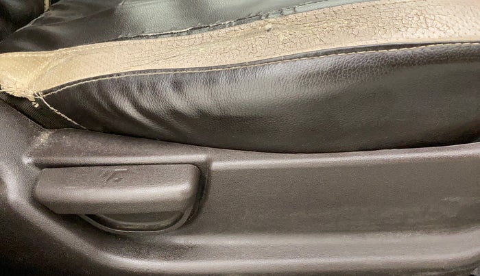 2011 Hyundai i20 MAGNA 1.2 VTVT, CNG, Manual, 59,218 km, Driver Side Adjustment Panel