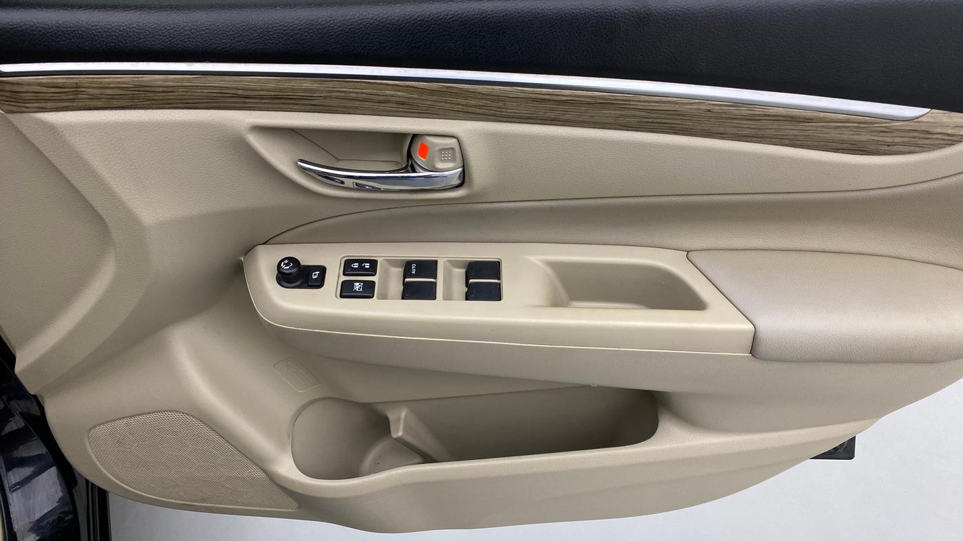2019 Maruti Ciaz ALPHA 1.5 MT VTVT SHVS, Petrol, Manual, 39,980 km, Driver Side Door Panels Control